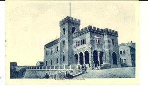 Cartolina originale da collezione 1956 MONDOLFO PU Veduta del Palazzo Comunale Cartolina ANIMATA FP VG 1