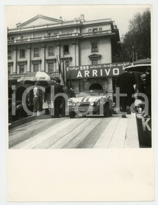 Fotografia d epoca originale 1965 ca NOVARA Rally 999 minuti Auto all arrivo Fotografia 1