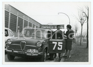 Fotografia d epoca originale 1962 MILANO SANREMO Trofeo Davide CAMPARI Controllo Alfa Romeo JOLLY CLUB Foto 1