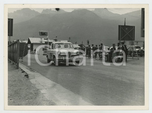 Fotografia d epoca originale 1965 ca TROFEO SUPERCORTEMAGGIORE Alfa Romeo GIULIETTA Benzinaio ERG JOLLY CLUB 1