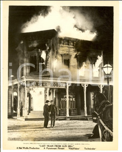 Fotografia d epoca originale 1959 CINEMA Film Last train from Gun HIll Kirk DOUGLAS all Harper House Foto 1