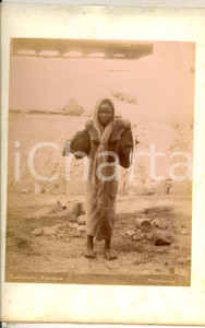 Fotografia d epoca originale 1890 ca MASSAUA ERITREA Ritratto di portatrice d acqua seminuda Foto 1