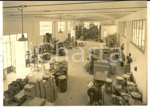 Fotografia d epoca originale 1960 ca CAGLIARI Stabilimento VE.CO Salone miscele coloranti Fotografia 18x13 1