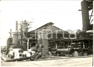 Fotografia d epoca originale 1965 ca PORTO TORRES Veduta di uno stabilimento meccanico Foto 18x13 cm 1
