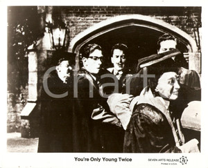Fotografia d epoca originale 1952 YOU RE ONLY YOUNG TWICE Movie by Terry BISHOP Professors raise coffin Foto 1