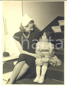 Fotografia d epoca originale 1950 ca MILANO Ritratto di nobildonna con la figlia Foto VINTAGE 18x24 cm 1
