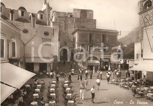 Cartolina originale da collezione 1953 CAPRI Panorama della piazza del turisti e negozio PERUGINA Cartolina FG VG 1