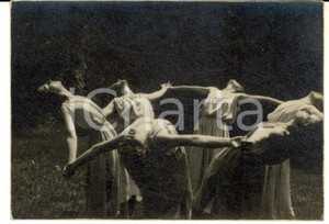 Fotografia d epoca originale 1940 ca GENOVA DANZA Coreografia di Tusnelda RISSO in un parco Foto 12x8 cm 1