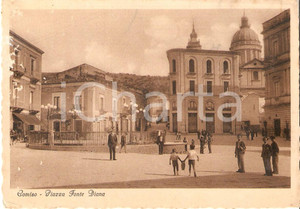 Cartolina originale da collezione 1940 ca COMISO RG Bambini con giara in Piazza Fonte Diana Cartolina FG NV 1
