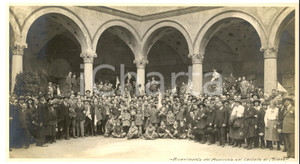 Fotografia d epoca originale 1923 MILANO Castello Sforzesco  Ricevimento per congressisti TOURING CLUB Foto 1