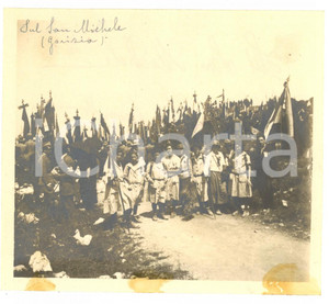 Fotografia d epoca originale 1918 WW1 MONTE SAN MICHELE Alunne del convitto di Gorizia tra i soldati Foto 1