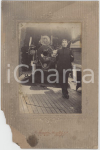 Fotografia d epoca originale 1920 ca SHANGHAI CINA MARINA  Ufficiale italiano sul ponte di una nave Foto 1