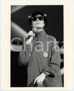 Fotografia d epoca originale 1985 ca FESTIVAL DI SANREMO Loredana BERTÃˆ durante le prove  Foto 20x25 cm 3 1