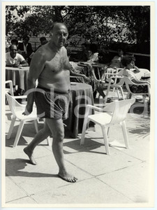 Fotografia d epoca originale 1985 ca ITALIA  COSTUME Giuseppe ROSSINI Dirigente RAI Foto 17x24 cm 1