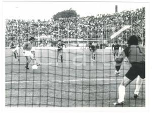 Fotografia d epoca originale 1989 CALCIO ROMA  NAPOLI 11 Diego Armando MARADONA segna il rigore  Foto 1