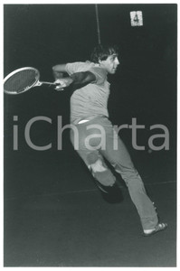 Fotografia d epoca originale 1970 ca ITALIA  MUSICA Adriano CELENTANO gioca a tennis  Foto19x29 cm 1