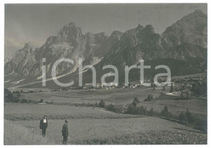 Fotografia d epoca originale 1925 ca SAN VITO DI CADORE Abitanti ammirano Monte Marcora  Foto 23x16 cm 1