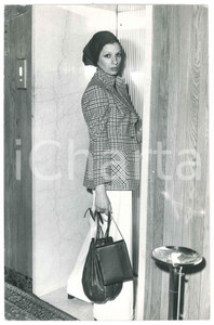 Fotografia d epoca originale 1970 ca ITALIA  COSTUME Iva ZANICCHI Ritratto della cantante  Foto 20x30 cm 1