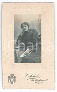 Fotografia d epoca originale 1900 ca MILANO Ritratto di donna in abito a quadretti Foto NOSEDA CDV 1