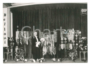Autografo originale 1970 ca GERMANY  BELLONI Magician on stage SIGNED Photo 15x10 cm 1