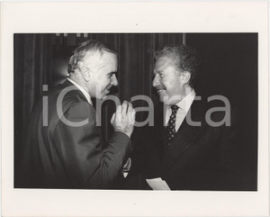 Fotografia d epoca originale 1990 ca MILANO  MONTEDISON Giorgio PORTA durante conferenza  Foto 25x20 4 1