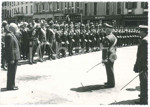 Fotografia d epoca originale 1950 ca MONZA  Cerimonia militare in piazza  Foto VALDEMARO 15x10 cm 1