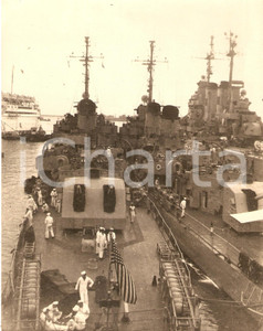 Fotografia d epoca originale 1950 ca USN United States Navy  Nave militare attraccata al porto Foto 18x22 cm 1