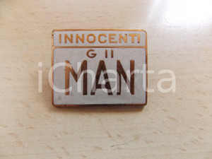 Opera d’arte autentica 1955 ca MILANO  INNOCENTI Distintivo turnisti G II MAN 3,5x3cm 1 Opera d’arte autentica 1955 ca MILANO  INNOCENTI Distintivo turnisti G II MAN 3,5x3cm 1