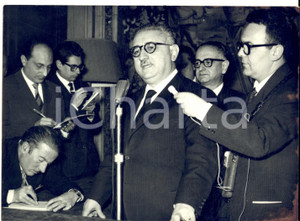 Fotografia d epoca originale 1959 ROMA CRISI DI GOVERNO Giovanni LEONE al Quirinale per le consultazioni Foto 1