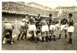 Fotografia d epoca originale 1959 CALCIO SERIE A FIORENTINAGENOA 00 Lite in area di rigore Foto 18x13 cm 1