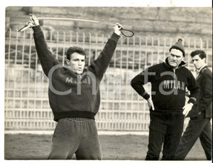 Fotografia d epoca originale 1962 MILAN CALCIO Nereo ROCCO allena JosÃ© ALTAFINI Fotografia 24x18 cm 1