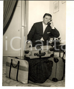 Fotografia d epoca originale 1957 MILANO Tenore Gianni RAIMONDI parte per cantare con Maria CALLAS Foto 1