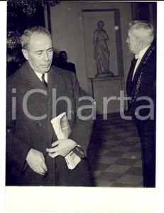 Fotografia d epoca originale 1960 PARIS ELYSEE Ministre Antoine PINAY annonce son retirement Photo 1