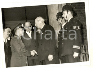 Fotografia d epoca originale 1961 LONDON ADMIRALTY HOUSE Harold MACMILLAN meets Yuri GAGARIN Photo 24x18 cm 1