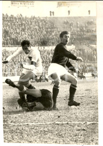 Fotografia d epoca originale 1965 ca CALCIO SERIE A Stadio Marassi GENOA Franco ZAGLIO in azione Foto 1