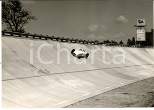 Fotografia d epoca originale 1957 AUTOMOBILISMO MONZA 500 MIGLIA Pat O  CONNOR prova in velocitÃ  Foto 18x13 1