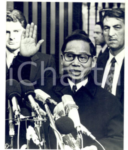 Fotografia d epoca originale 1972 PARIS NGUYEN VAN VY alla conferenza per il Vietnam Foto 13x18 cm 1