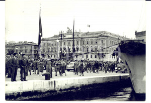 Fotografia d epoca originale 1954 TRIESTE ITALIANA Scene di entusiasmo per le vie della cittÃ  Foto 1