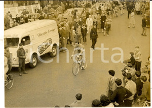 Fotografia d epoca originale 1961 CYCLISME Couse PARISNICE Le dÃ©part des 96 routiers Photo 18x14 cm 1