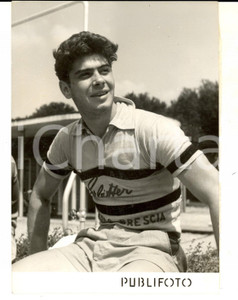 Fotografia d epoca originale 1954 DALMINE CICLISMO SU PISTA Ritratto di Giuseppe OGNA in allenamento Foto 1