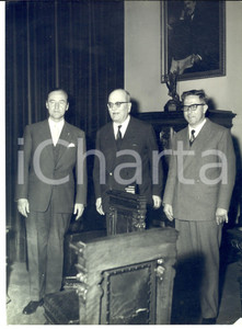 Fotografia d epoca originale 1958 GENOVA Visita dell ambasciatore della Germania Foto reportage 20x24  cm 1
