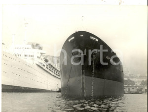 Fotografia d epoca originale 1959 GENOVA Petroliera AGIP RAVENNA in porto Fotografia 24x20 cm 1