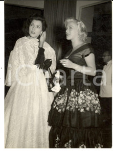 Fotografia d epoca originale 1954 VENEZIA MOSTRA DEL CINEMA Maria FIORE e Bruna CORRA  Foto 13x18 cm 1