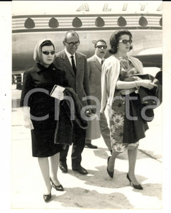 Fotografia d epoca originale 1963 MILANO Giulietta SIMIONATO torna dall Opera di Vienna Foto 14x18 1