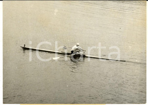Fotografia d epoca originale 1959 MACON F Europei CANOTTAGGIO  Stuart McKENZIE in gara Foto 18x14 cm 1