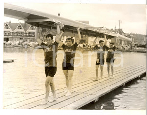 Fotografia d epoca originale 1959 HENLEY ROYAL REGATTA LA squadra italiana della MOTO GUZZI Foto 20x16 1