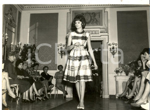 Fotografia d epoca originale 1961 GENOVA Hotel BRISTOL  Sfilata modelli LA RINASCENTE Foto 24x20 cm 1