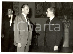Fotografia d epoca originale 1957 ROMA Vittorio BADINI CONFALONIERI riceve Dag HAMMARSKJOLD segretario ONU 1