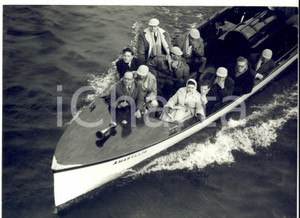 Fotografia d epoca originale 1960 LONDON Princess Margaret Antony ARMSTRONGJONES follow University Boat Race 1