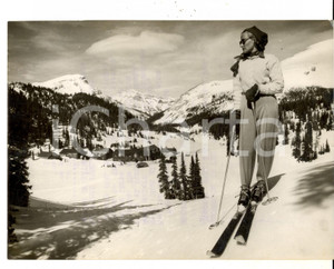 Fotografia d epoca originale 1954 BANFF CANADA Skiers on the snow at SUNSHINE LODGE Photo 20x16 cm 1